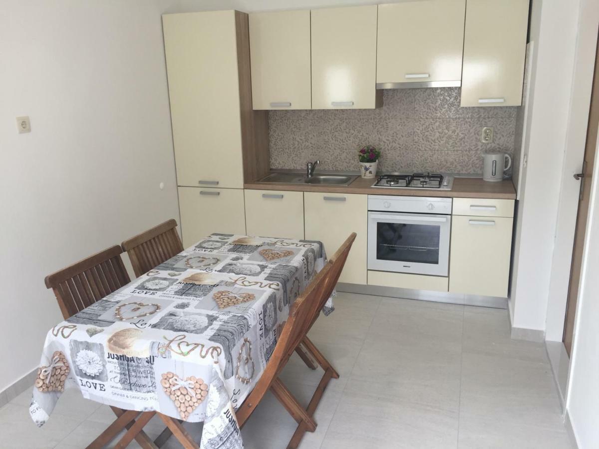Apartmani Roko Дрвеник Екстер'єр фото