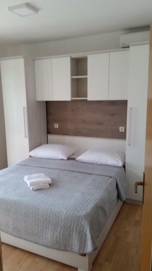 Apartmani Roko Дрвеник Екстер'єр фото